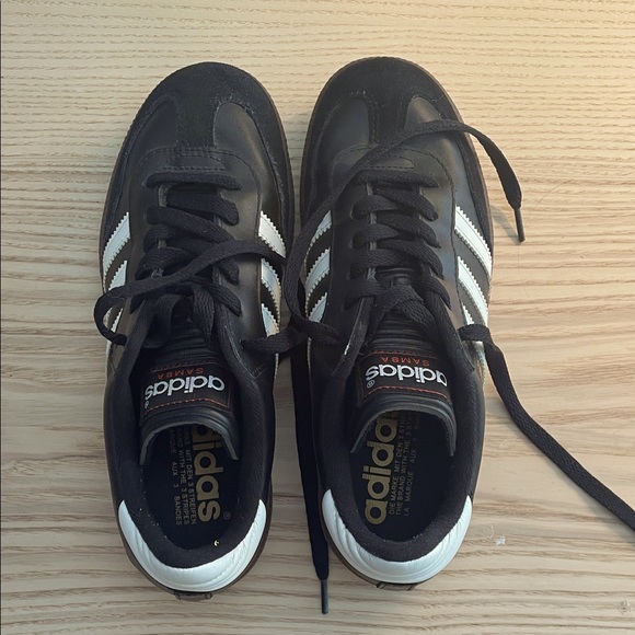 Close to New condition adidas sambas - Picture 1 of 7